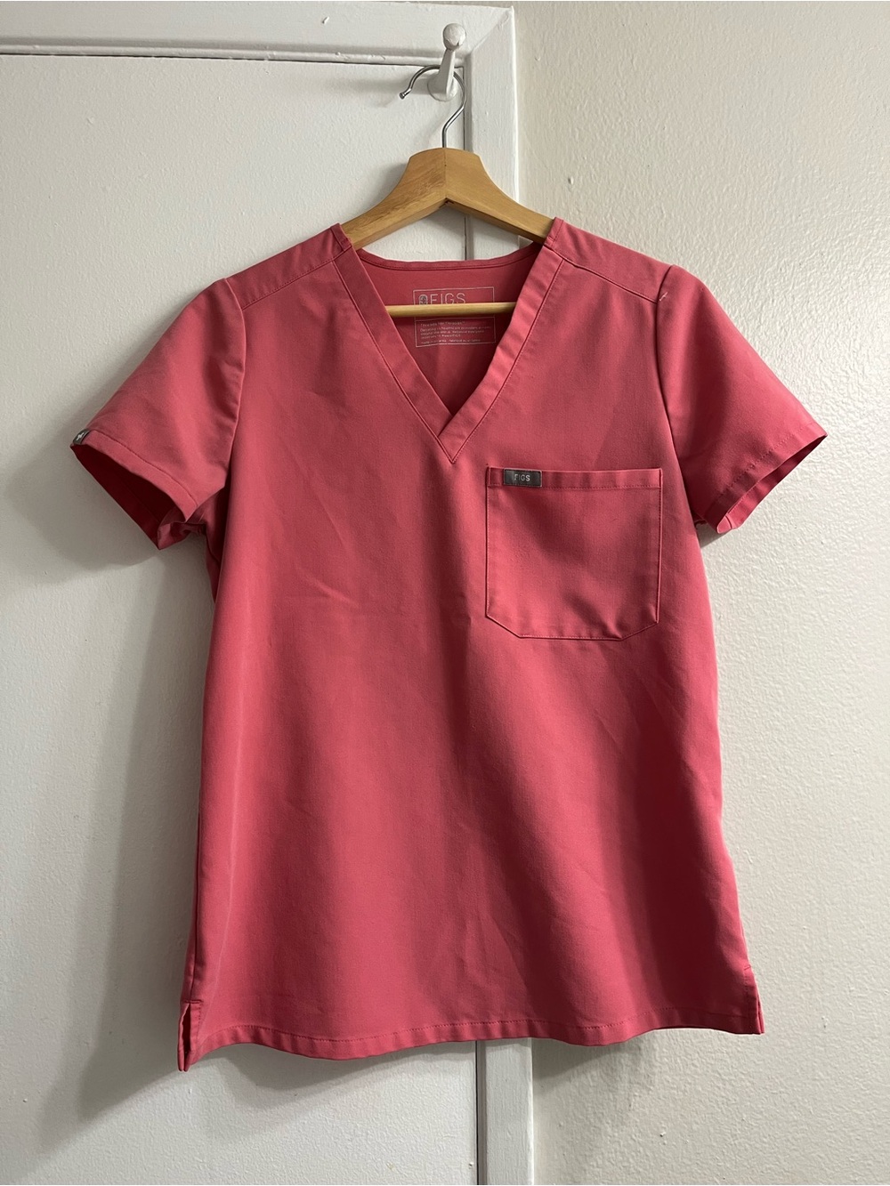Figs Women's V-Neck Scrub Top - Rose
